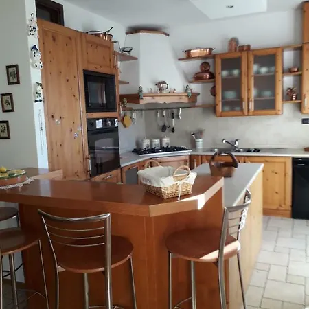 Casa Vacanze La Funivia Tatil Evi *